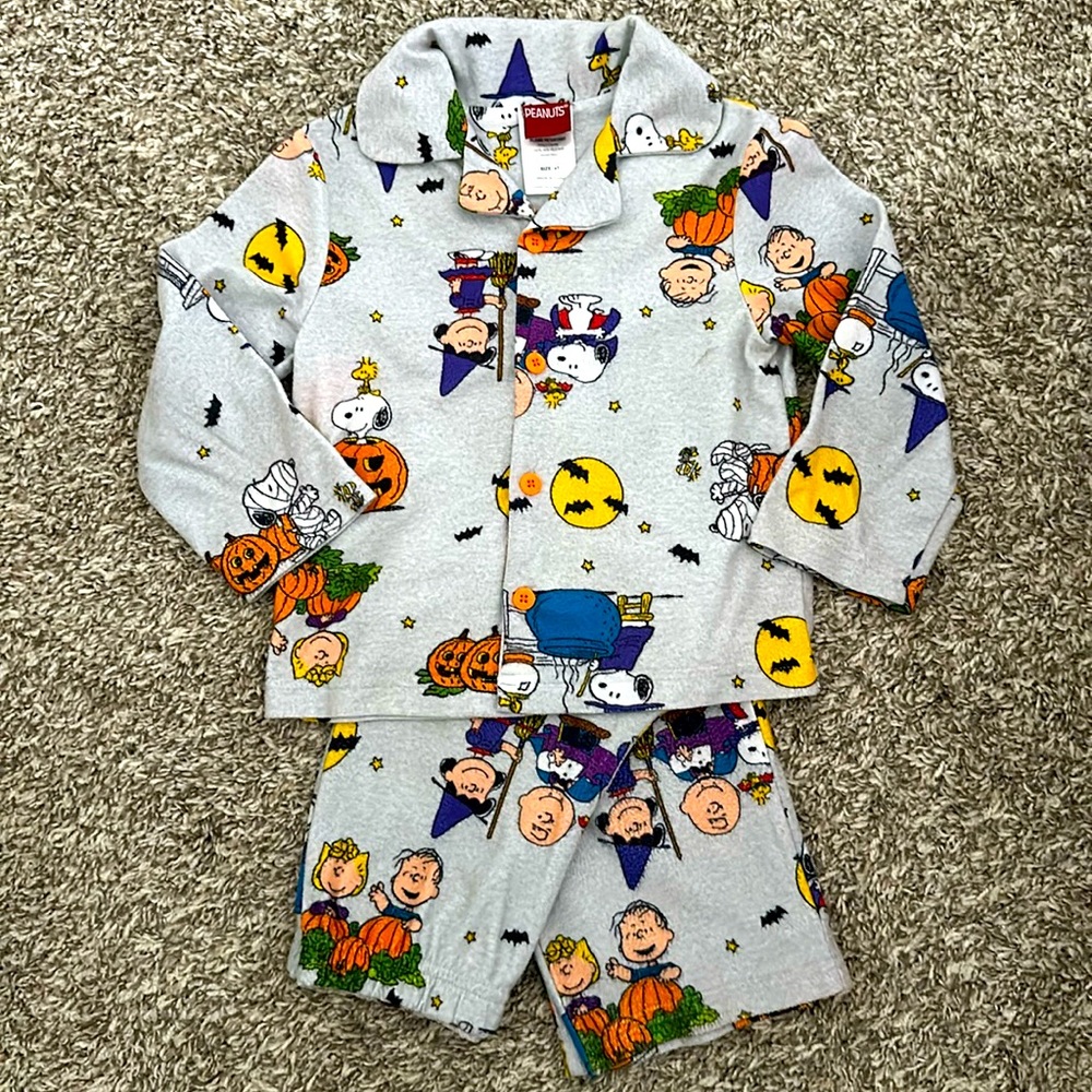 PEANUTS Pj for Toddler Size 4T Light Gray Color